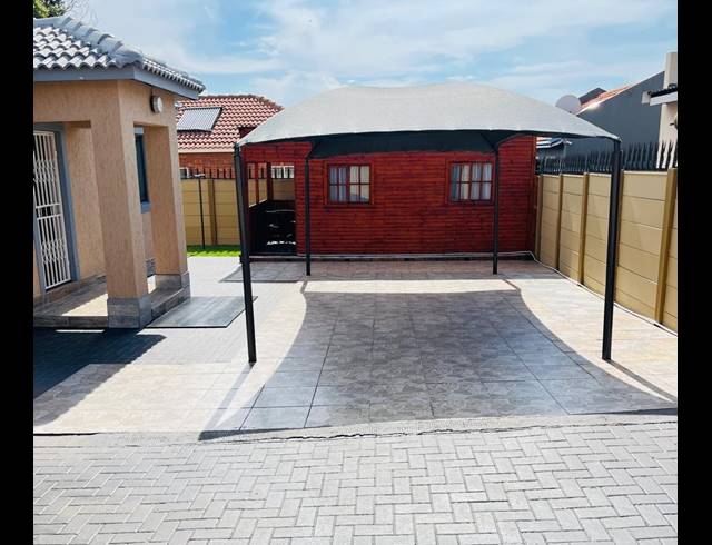 2 BEDROOM HOUSE FOR SALE IN GLEN HARVIE